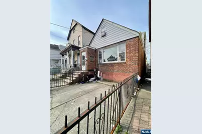225 Cator Avenue, Jersey City, NJ 07305 - Photo 2
