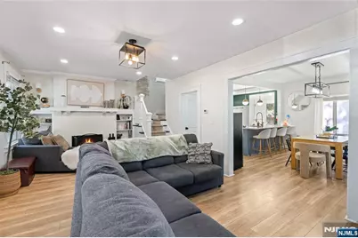 44 Richelieu Place, Newark, NJ 07106 - Photo 2