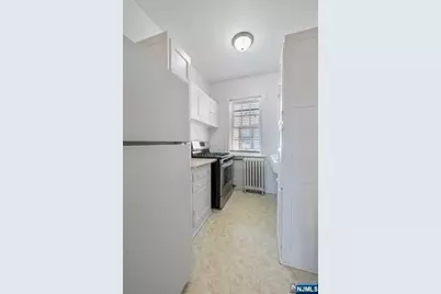 20 Garber Square C1 #C1, Ridgewood, NJ 07450 - Photo 6