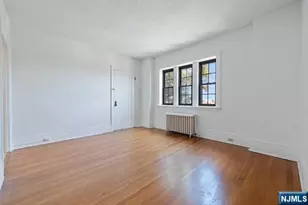 20 Garber Square C1, Ridgewood, NJ 07450 - Photo 4