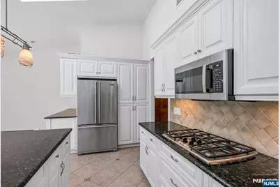 309 South Drive, Paramus, NJ 07652 - Photo 20
