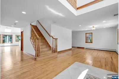 309 South Drive, Paramus, NJ 07652 - Photo 8