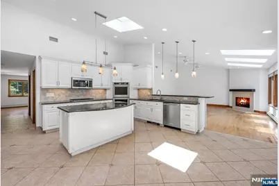 309 South Drive, Paramus, NJ 07652 - Photo 18