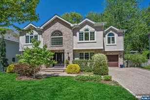 309 South Dr, Paramus, NJ 07652 - Photo 2