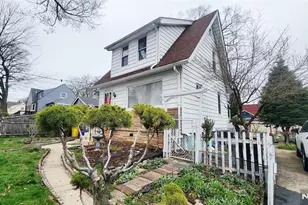 55 Circle Dr, Teaneck Township, NJ 07666 - Photo 2