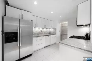 6040 Blvd East 3J, West New York, NJ 07093 - Photo 2