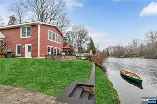 24 Broadway, West Milford, NJ 07480 - Photo 2