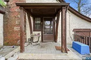 192 Kings Ct, Teaneck Township, NJ 07666 - Photo 8