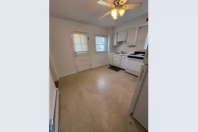 289 Livingston Avenue 1st Fl #1st Fl, Lyndhurst Township, NJ 07071 - Photo 4