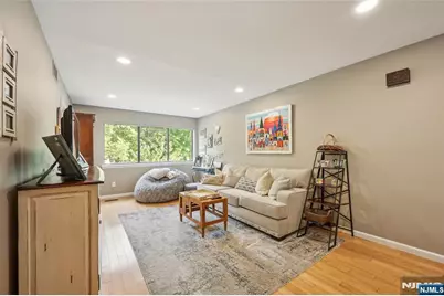 84 Windsor Circle 84C #84C, Washington Township, NJ 07676 - Photo 6