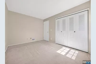 403 Poets Way 403 #403, Mahwah, NJ 07430 - Photo 10