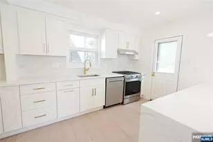 52 Surrey Ln, Tenafly, NJ 07670 - Photo 6