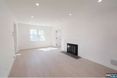 52 Surrey Lane, Tenafly, NJ 07670 - Photo 8