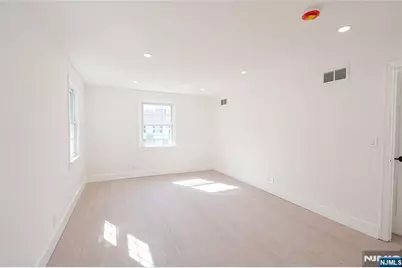 52 Surrey Lane, Tenafly, NJ 07670 - Photo 16