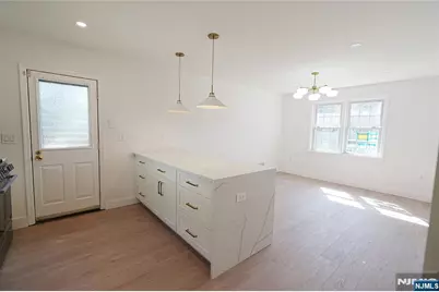 52 Surrey Lane, Tenafly, NJ 07670 - Photo 4