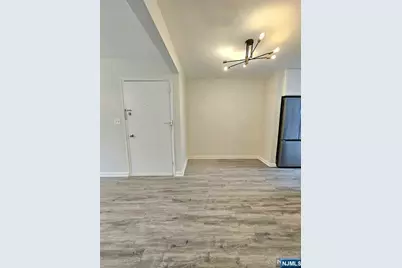 188 Hillside Avenue H2 #H2, Leonia, NJ 07605 - Photo 10