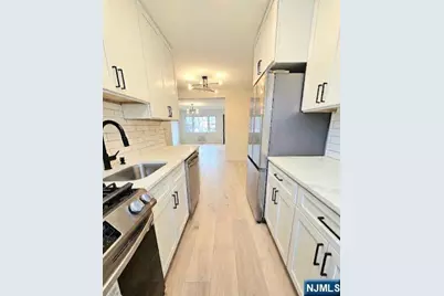 188 Hillside Avenue H2 #H2, Leonia, NJ 07605 - Photo 4