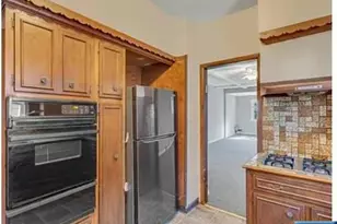 649 New Jersey Ave 1, Lyndhurst Township, NJ 07071 - Photo 8