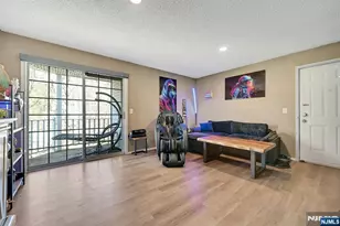 111 Raintree Ln 111, Mahwah, NJ 07430 - Photo 2