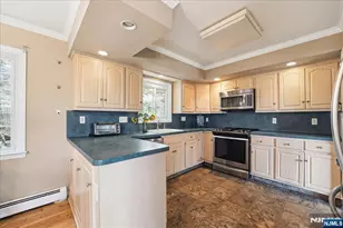 79 Truman Blvd, Oakland, NJ 07436 - Photo 4