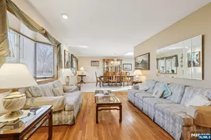 114 Crescent Ave, Waldwick, NJ 07463 - Photo 8