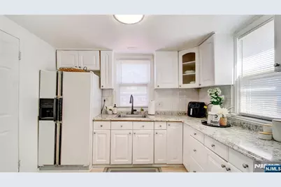 34 Greenlawn Drive, Lodi, NJ 07644 - Photo 12