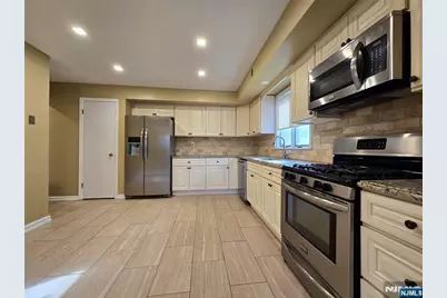 26 W Ruby Avenue 2 #2, Palisades Park, NJ 07650 - Photo 4