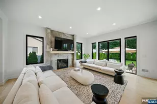 90 Columbus Dr, Tenafly, NJ 07670 - Photo 18