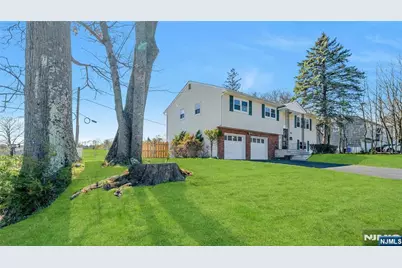 162 Grove Avenue, Verona, NJ 07044 - Photo 2