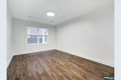 90 Clinton 204 #204, Newark, NJ 07114 - Photo 14