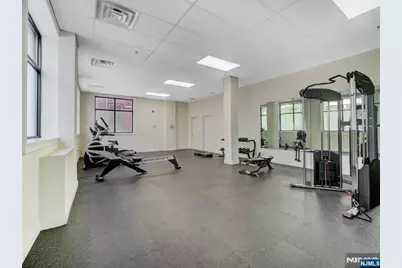 90 Clinton 204 #204, Newark, NJ 07114 - Photo 22