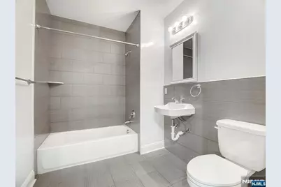 90 Clinton 204 #204, Newark, NJ 07114 - Photo 12