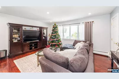 230 Avenue A, Bayonne, NJ 07002 - Photo 6