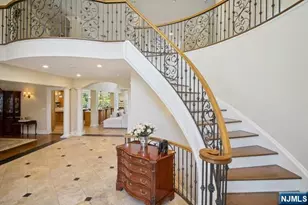 8 Willow Dr, Englewood Cliffs, NJ 07632 - Photo 4