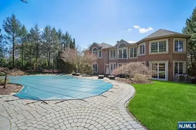 8 Willow Drive, Englewood Cliffs, NJ 07632 - Photo 32