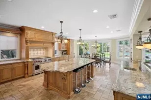 8 Willow Dr, Englewood Cliffs, NJ 07632 - Photo 10