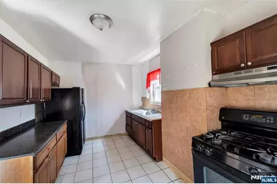 414 Monastery Place, Union City, NJ 07087 - Photo 6