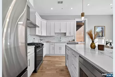 126 De Kalb Avenue, Jersey City, NJ 07306 - Photo 2