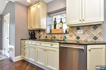 352 Fairway Road, Ridgewood, NJ 07450 - Photo 10