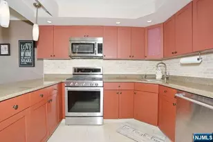 1 Horizon Road 619, Fort Lee, NJ 07024 - Photo 14