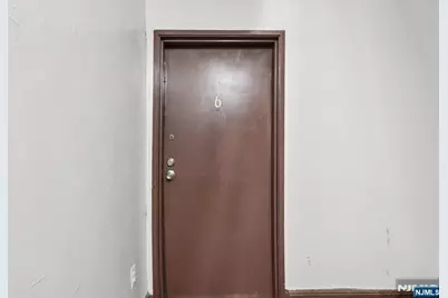 262 Clendenny Avenue 6 #6, Jersey City, NJ 07304 - Photo 4