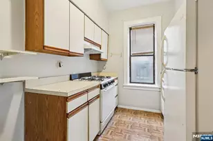 262 Clendenny Ave 6, Jersey City, NJ 07304 - Photo 12