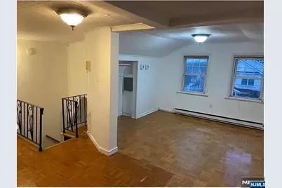 649 New Jersey Avenue 3A #3A, Lyndhurst Township, NJ 07071 - Photo 1