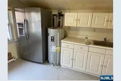 649 New Jersey Avenue 3 #3, Lyndhurst Township, NJ 07071 - Photo 6