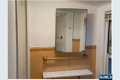 649 New Jersey Avenue 3 #3, Lyndhurst Township, NJ 07071 - Photo 8