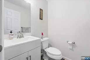 41 Creekside Ct, Secaucus, NJ 07094 - Photo 32