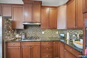 41 Creekside Ct, Secaucus, NJ 07094 - Photo 20