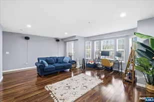 41 Creekside Ct, Secaucus, NJ 07094 - Photo 8
