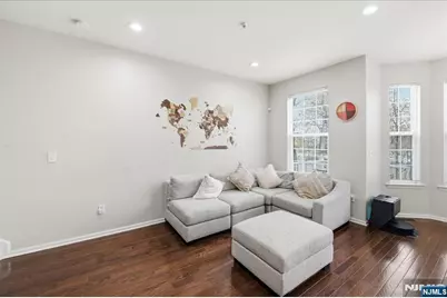 41 Creekside Court, Secaucus, NJ 07094 - Photo 14