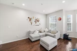 41 Creekside Ct, Secaucus, NJ 07094 - Photo 14